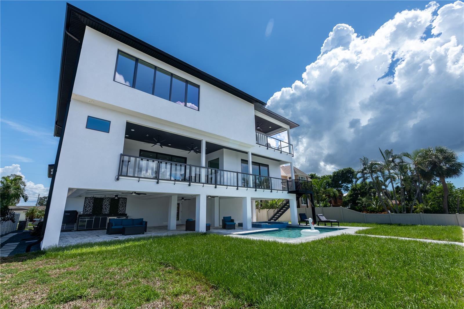 Image 70 of 77 For 2121 Bayou Grande Boulevard Ne