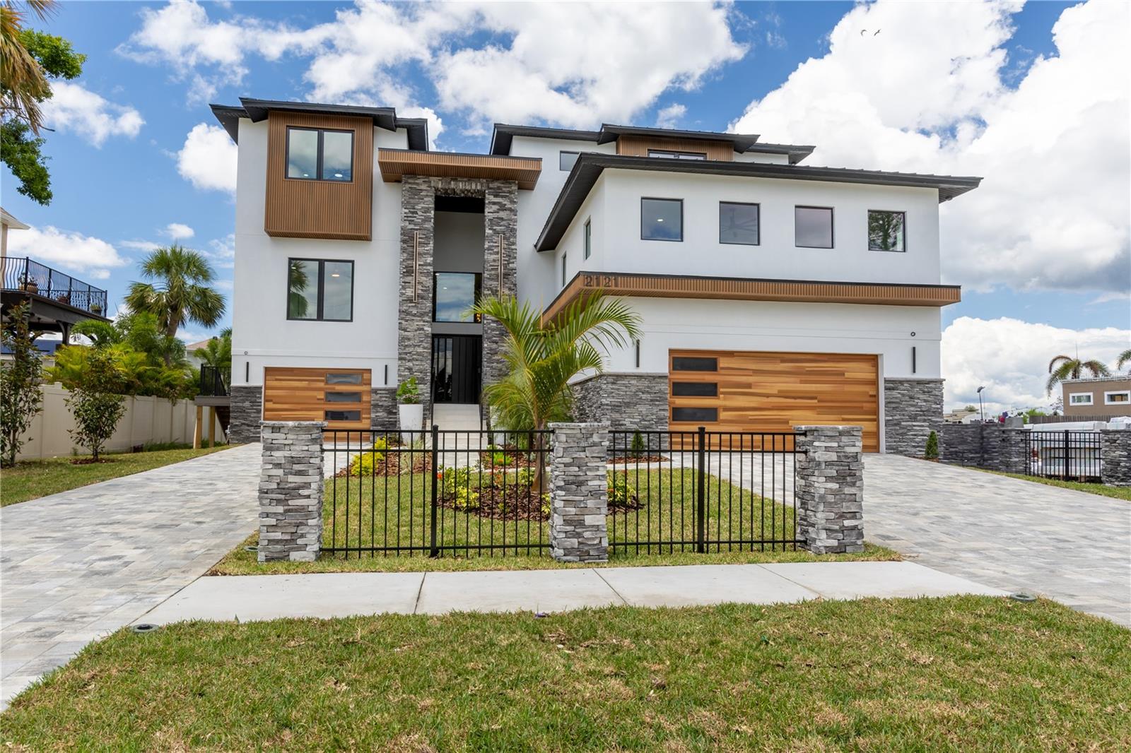 Image 82 of 82 For 2121 Bayou Grande Boulevard Ne