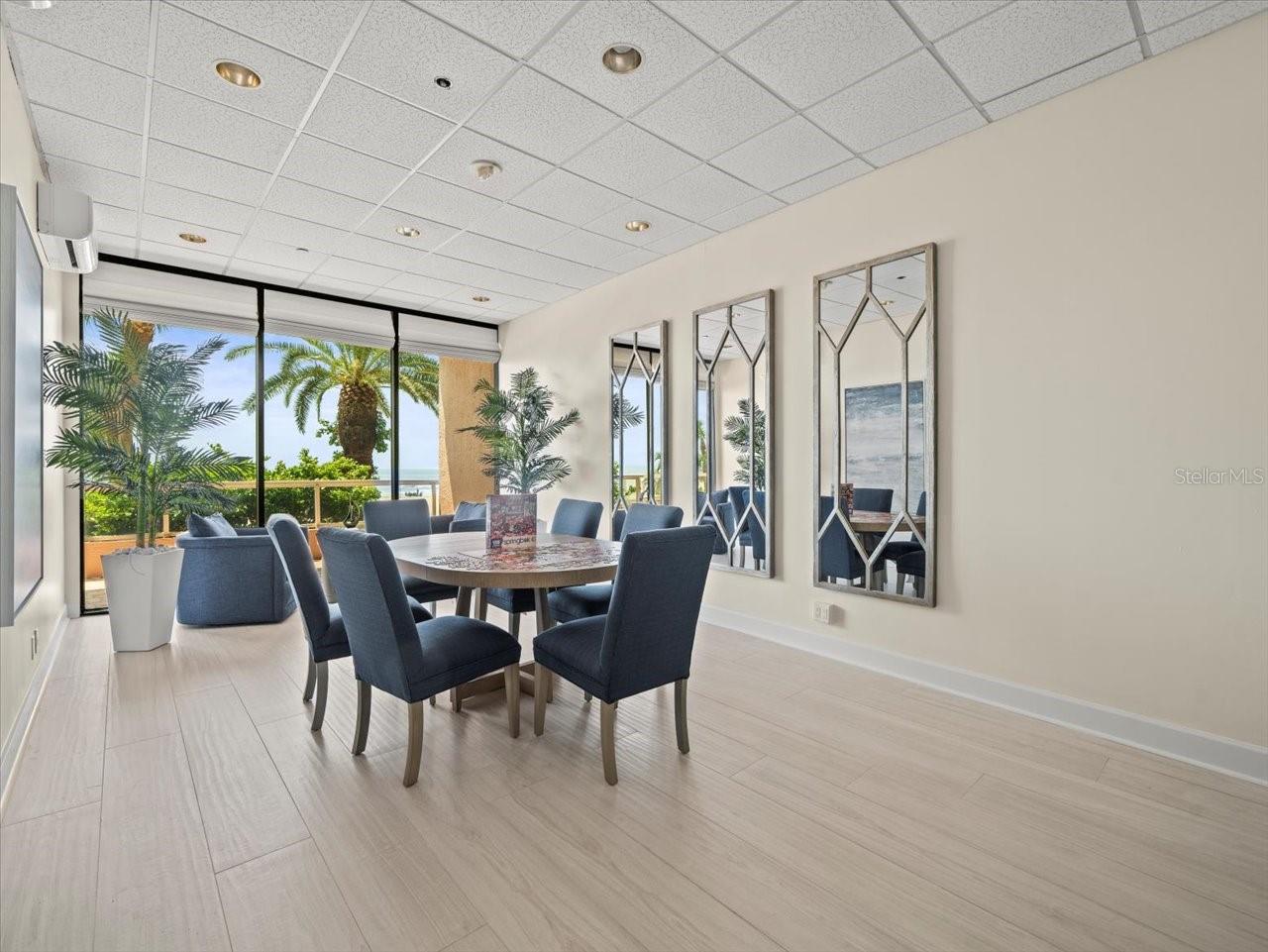 Listing photo id 52 for 1340 Gulf Boulevard 4d