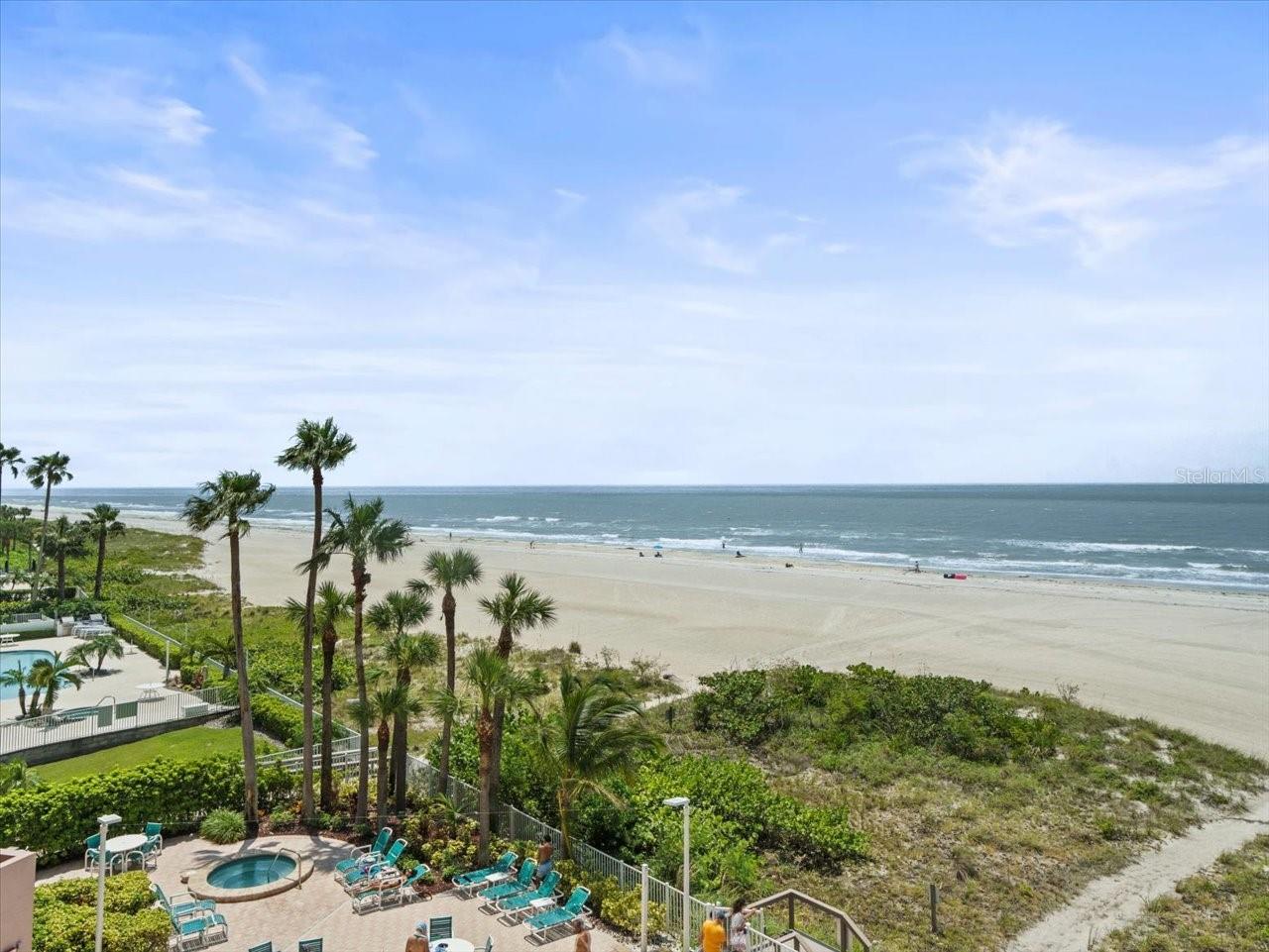 Listing photo id 6 for 1340 Gulf Boulevard 4d