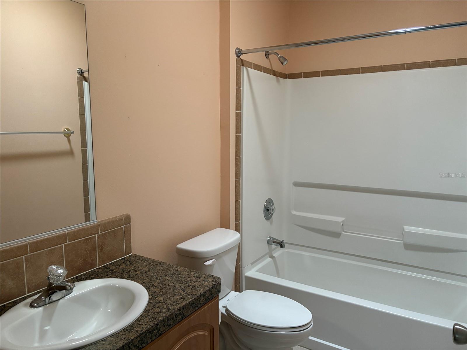 Listing photo id 24 for 6904 Americana Drive Ne 171