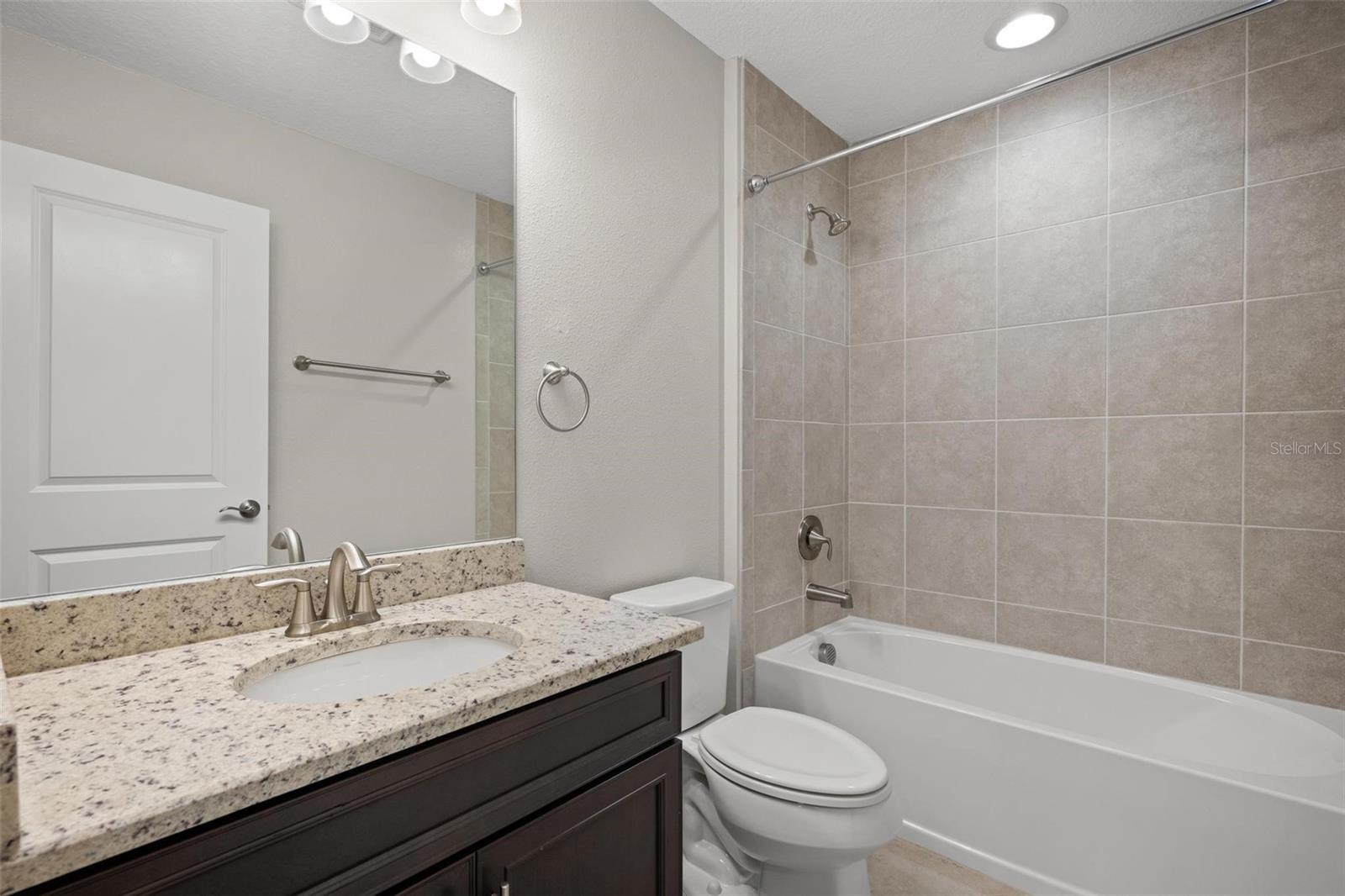 Listing photo id 17 for 2503 Arch Avenue 139w