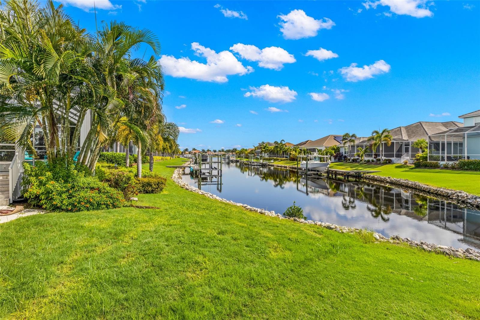 Listing photo id 38 for 709 Manns Harbor Drive