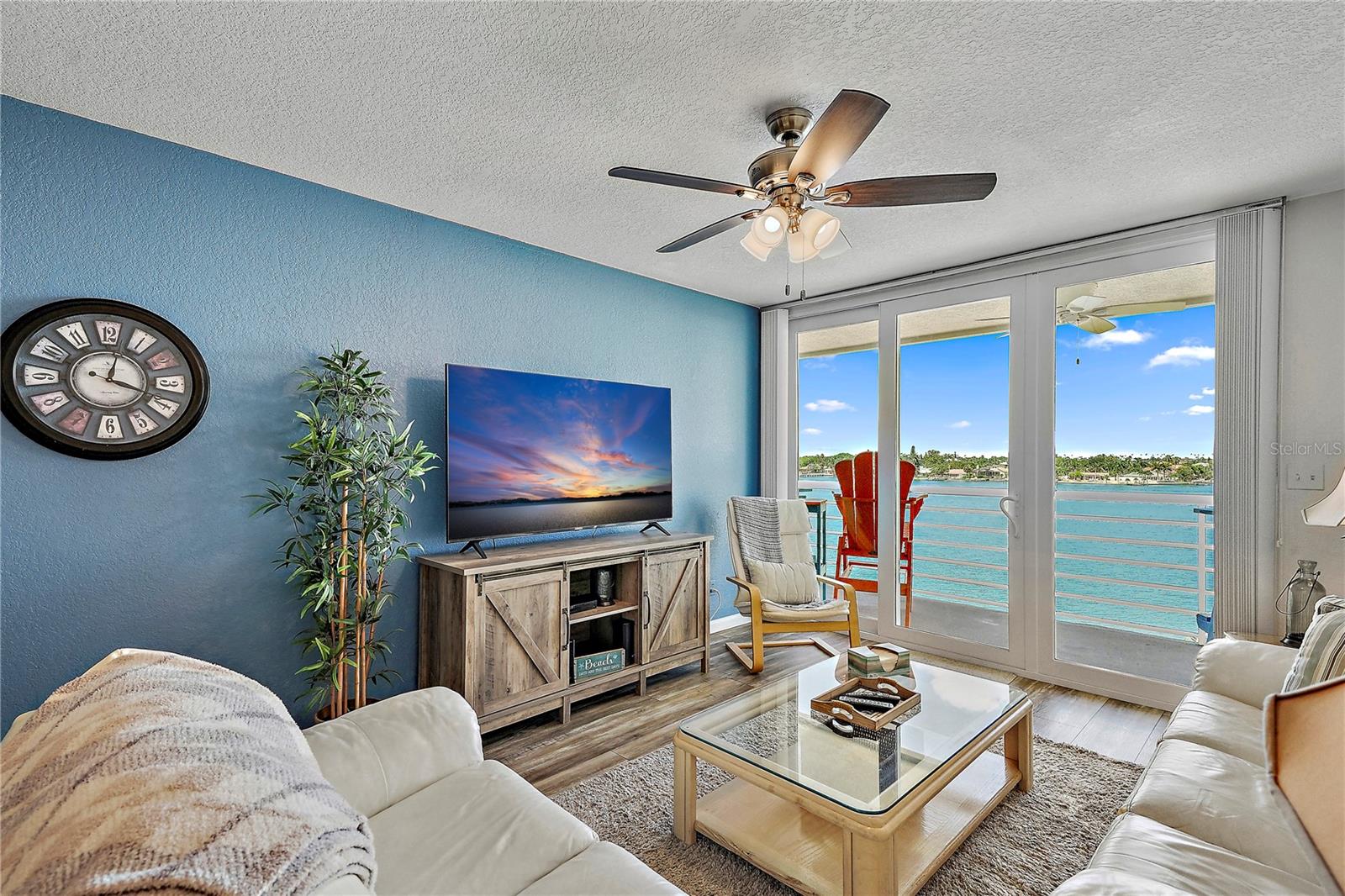 Listing photo id 13 for 5701 Bahia Del Mar Circle 507