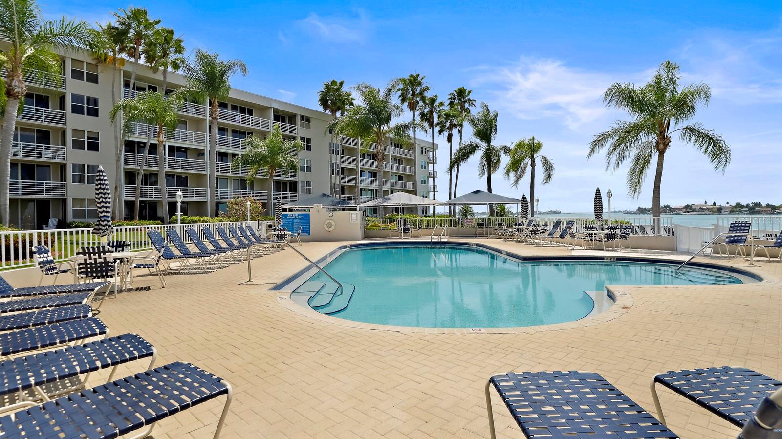 Listing photo id 34 for 5701 Bahia Del Mar Circle 507