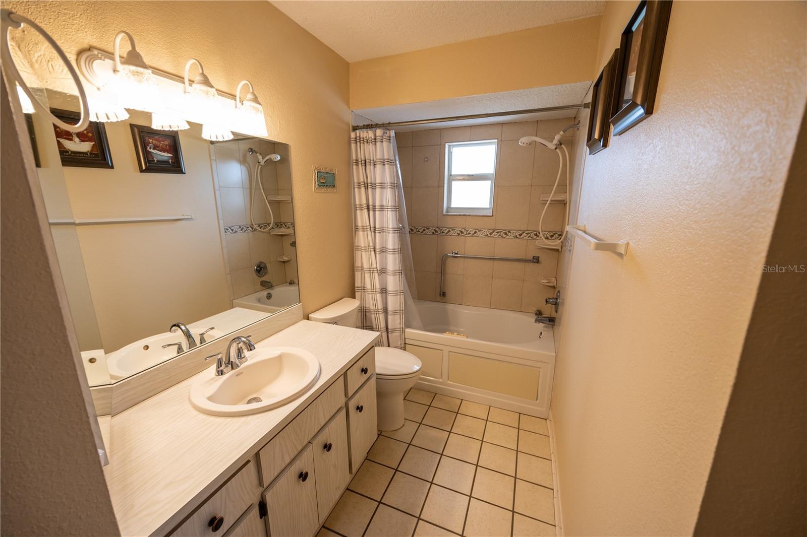 Listing photo id 21 for 8215 Lora Del Rio Drive