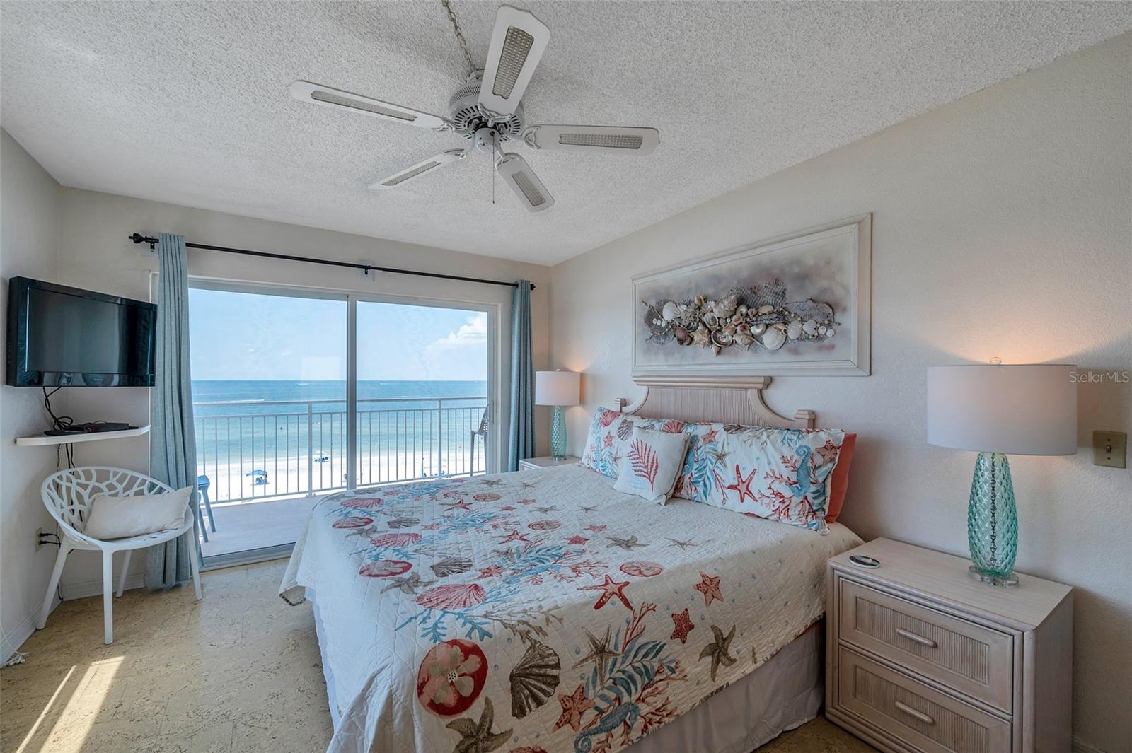 Listing photo id 25 for 13000 Gulf Boulevard 409