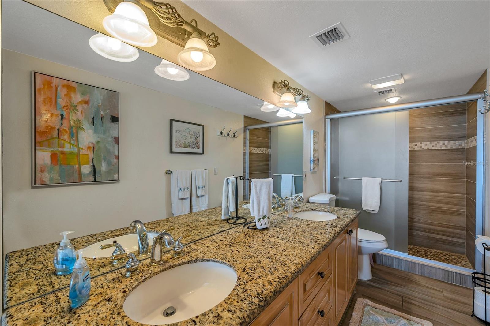 Listing photo id 27 for 13000 Gulf Boulevard 409