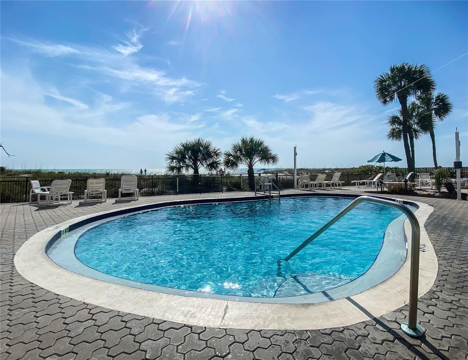 Listing photo id 2 for 13000 Gulf Boulevard 409