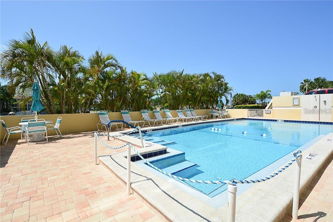 Image 4 of 20 For 855 Bayway Boulevard 402
