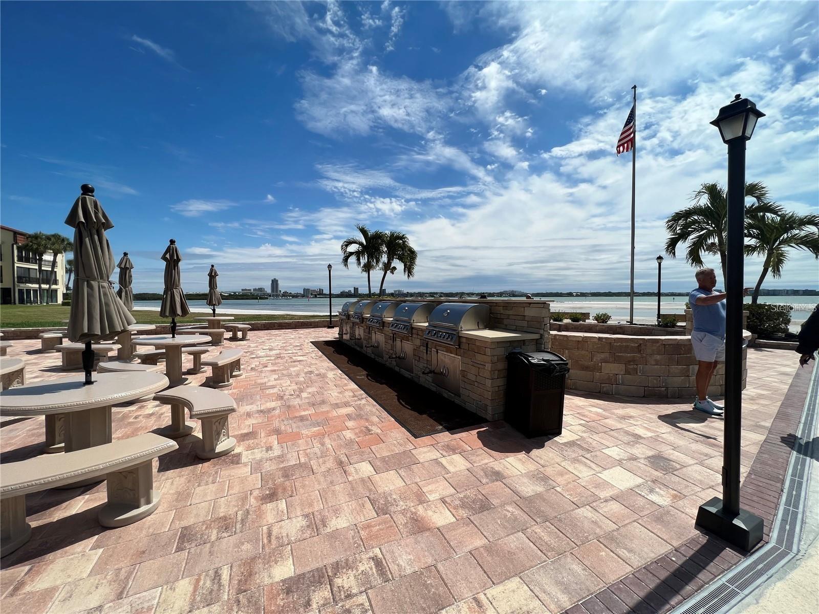 Image 7 of 20 For 855 Bayway Boulevard 402