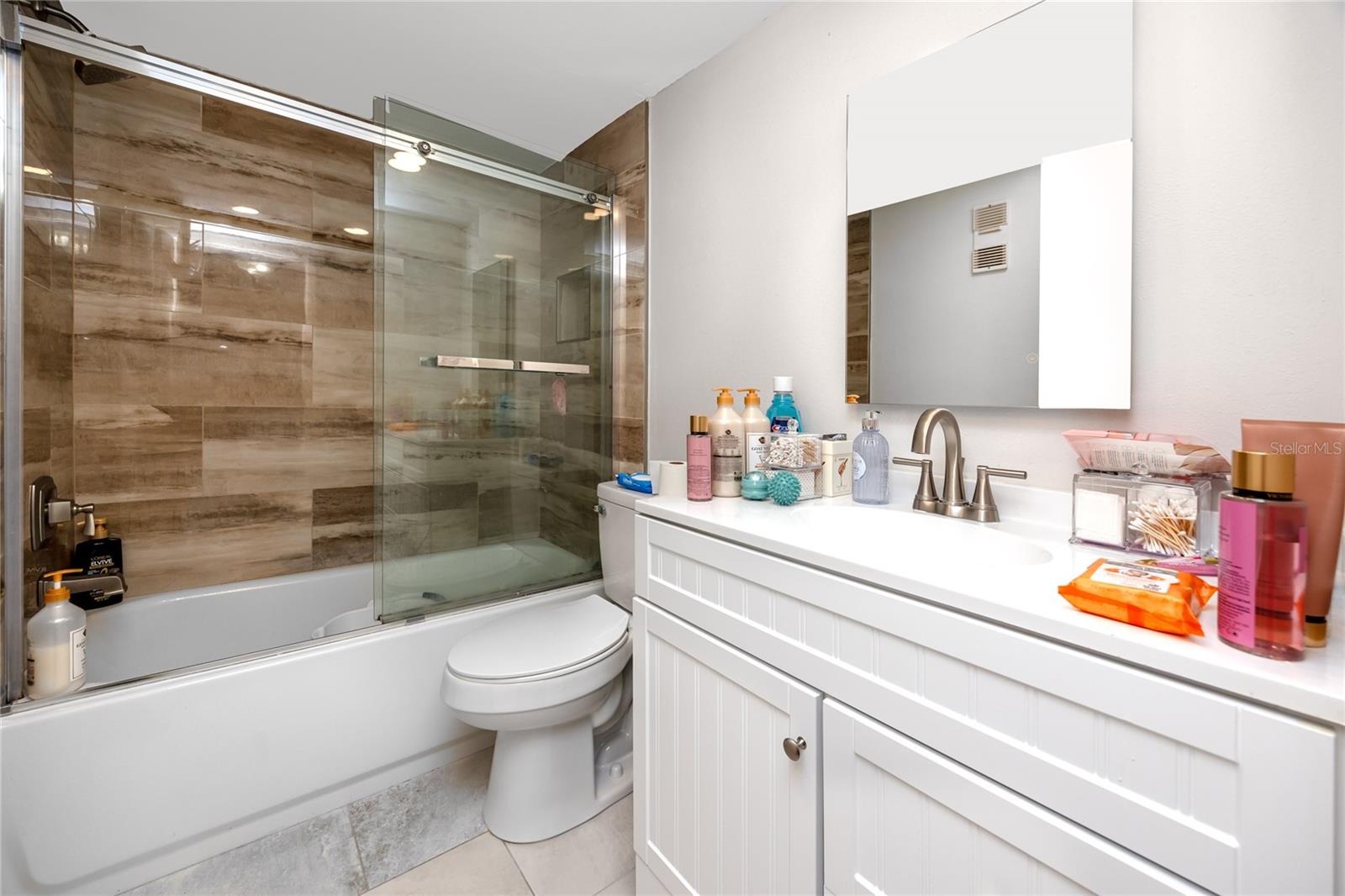 Listing photo id 27 for 2699 Seville Boulevard 609