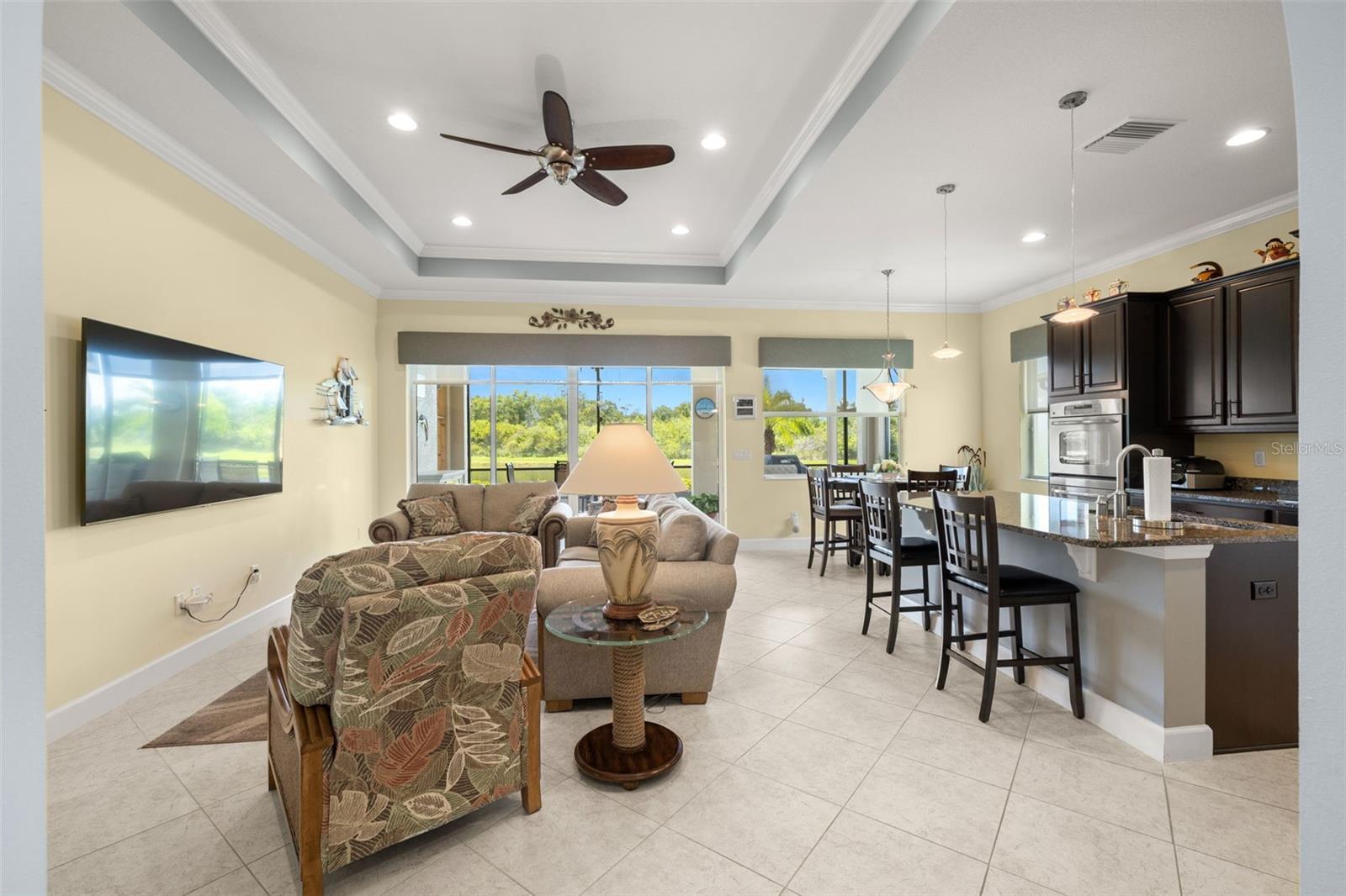 Listing photo id 8 for 1627 Emerald Dunes Drive