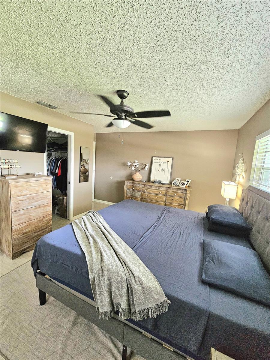 Image 33 of 48 For 8813 Spring Haven Boulevard 44