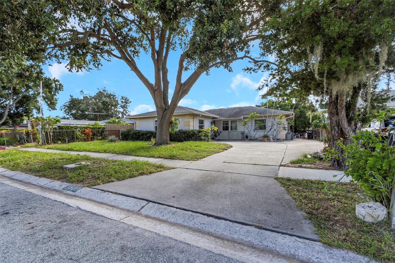 Details for 1503 Fox Run Drive, TARPON SPRINGS, FL 34689