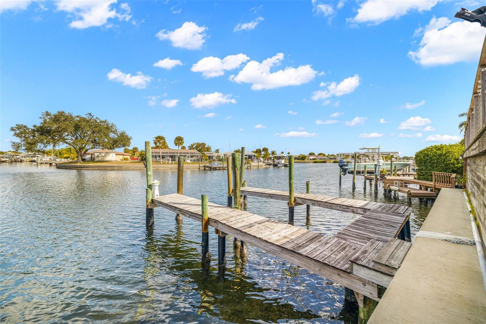 Listing photo id 5 for 843 Symphony Isles Boulevard