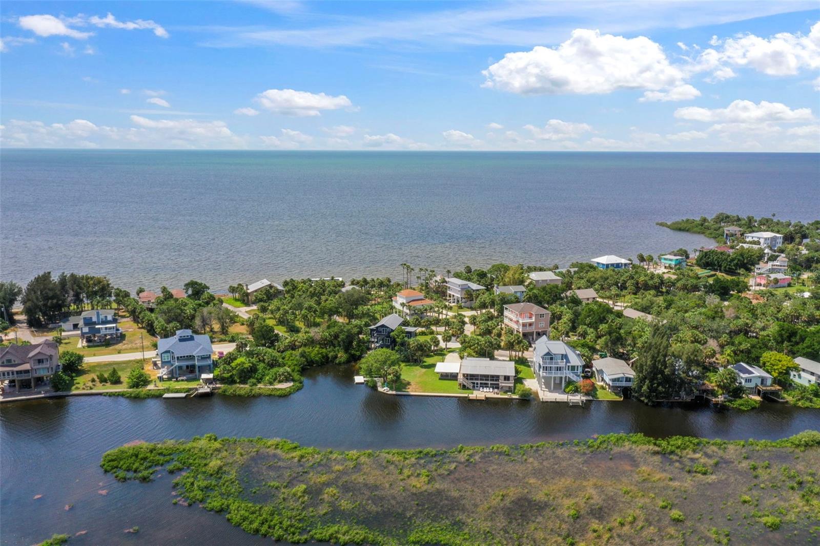 Listing photo id 68 for 10701 Pine Island Drive