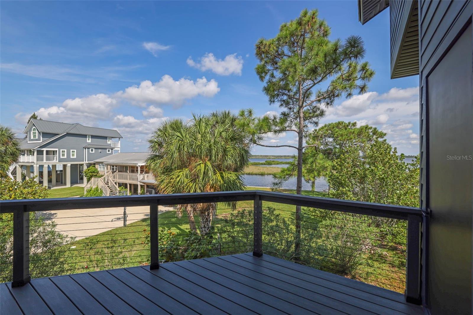 Listing photo id 70 for 10701 Pine Island Drive