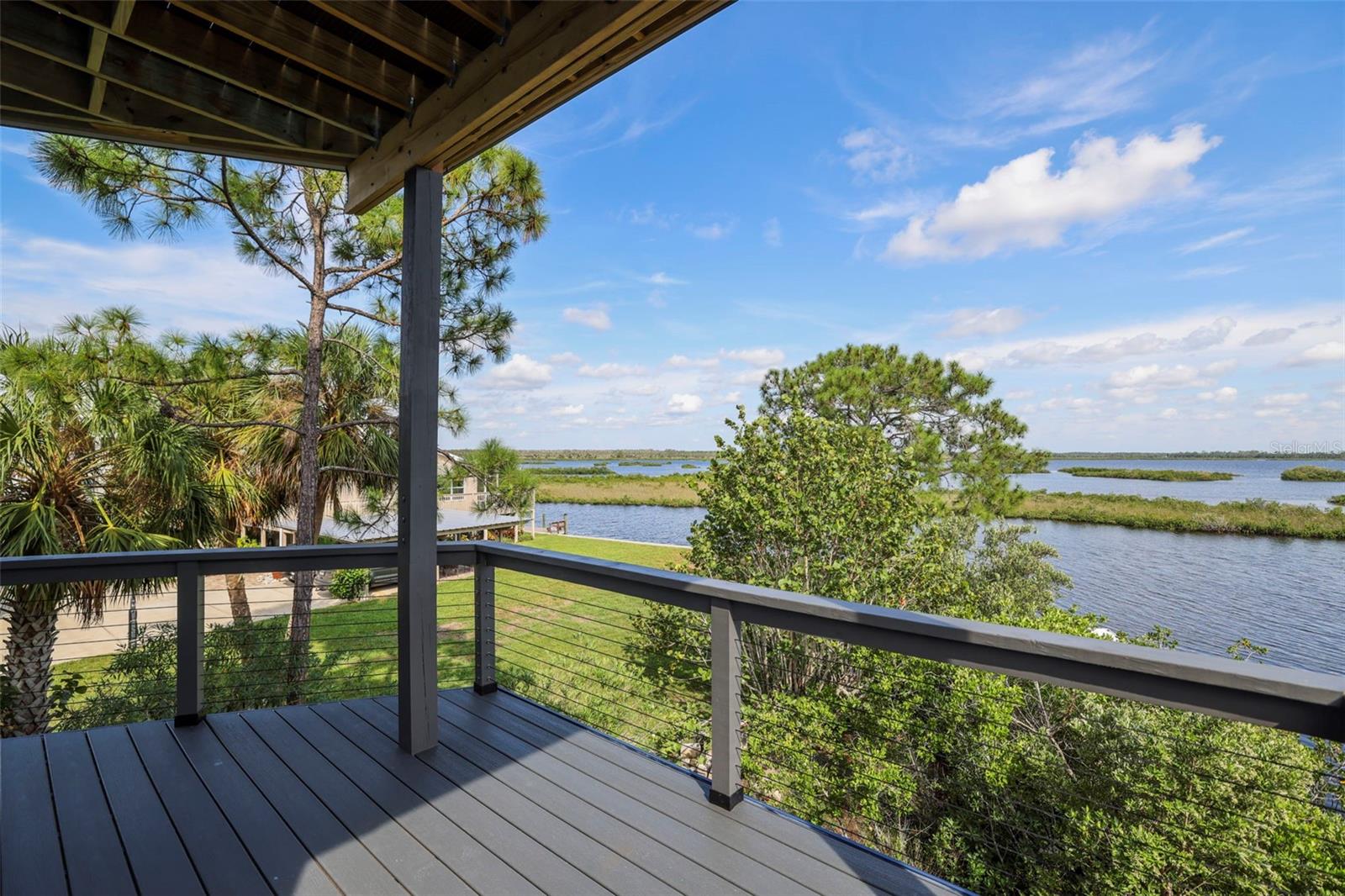 Listing photo id 73 for 10701 Pine Island Drive