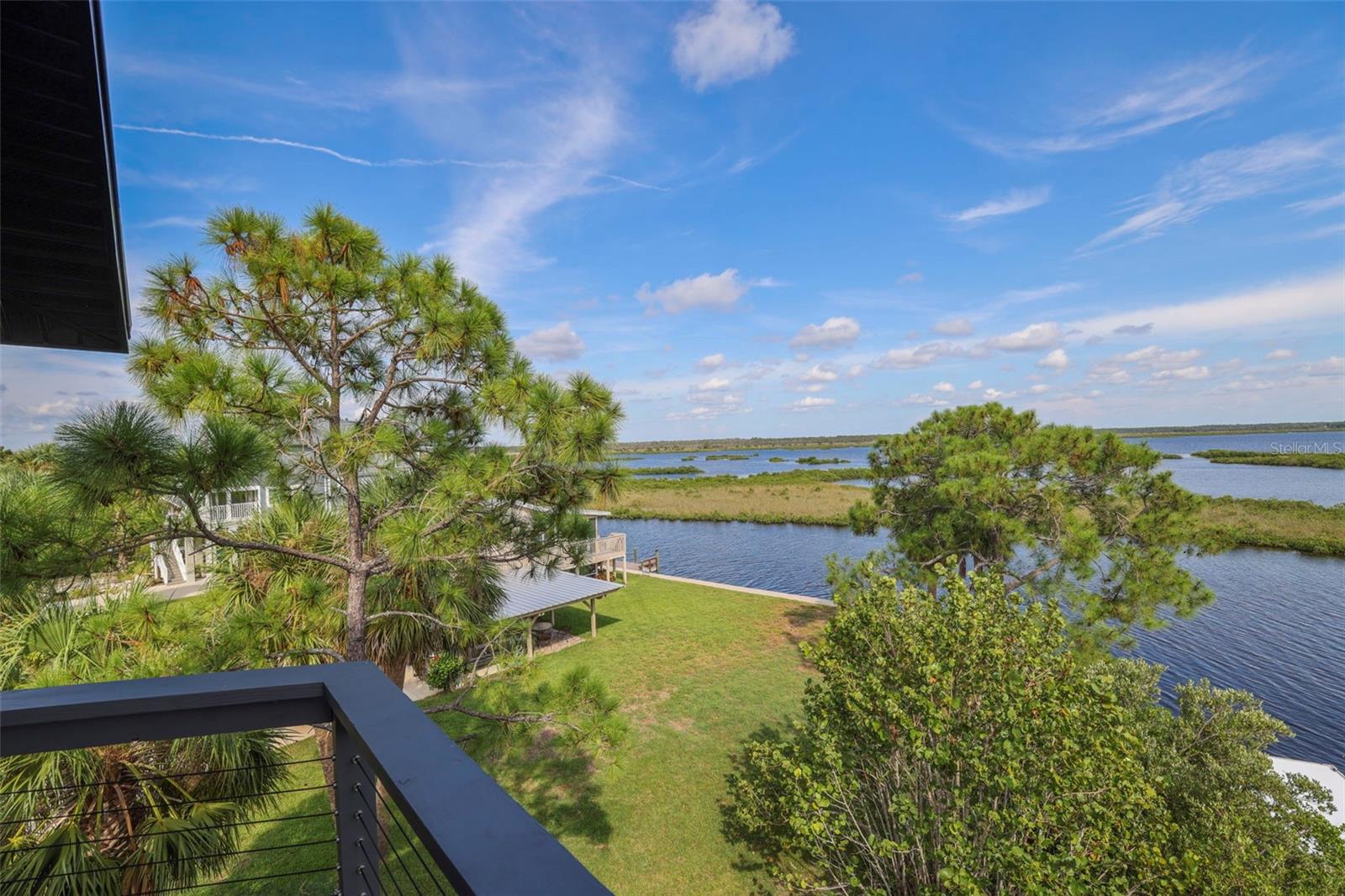 Listing photo id 87 for 10701 Pine Island Drive