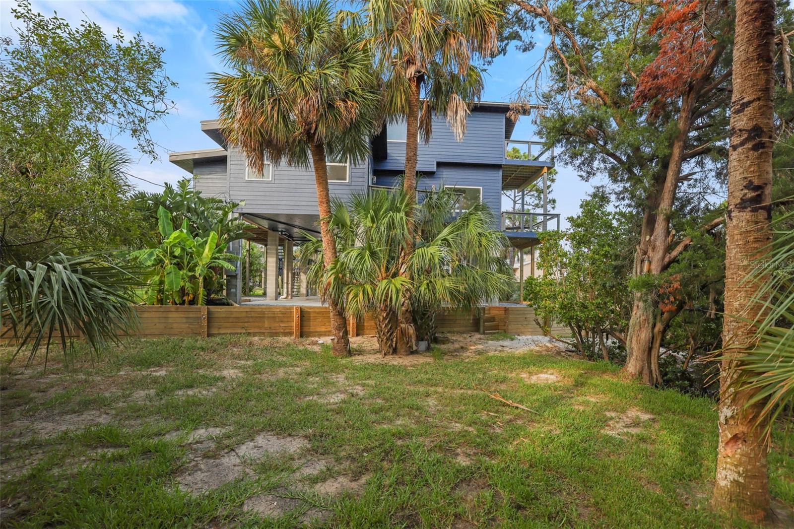 Listing photo id 91 for 10701 Pine Island Drive