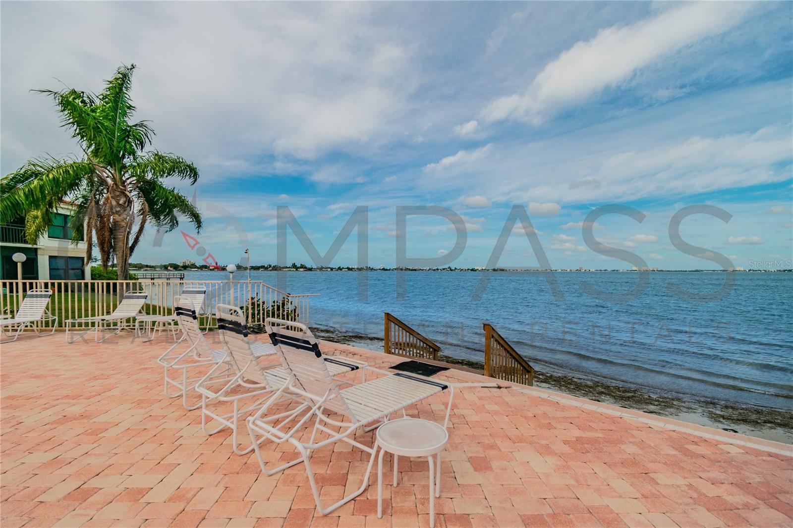 Image 10 of 15 For 6177 Sun Boulevard 404