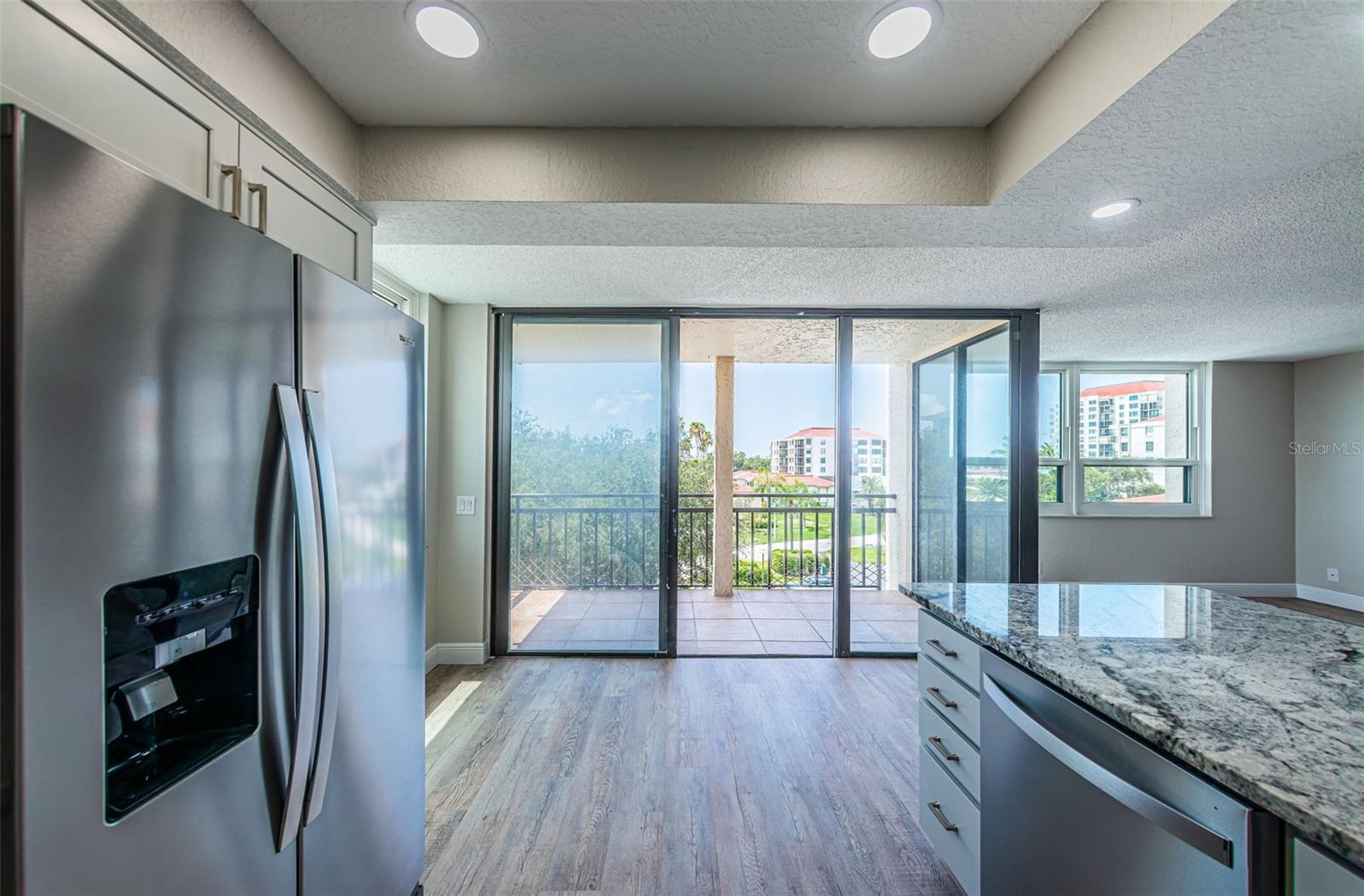 Image 14 of 15 For 6177 Sun Boulevard 404