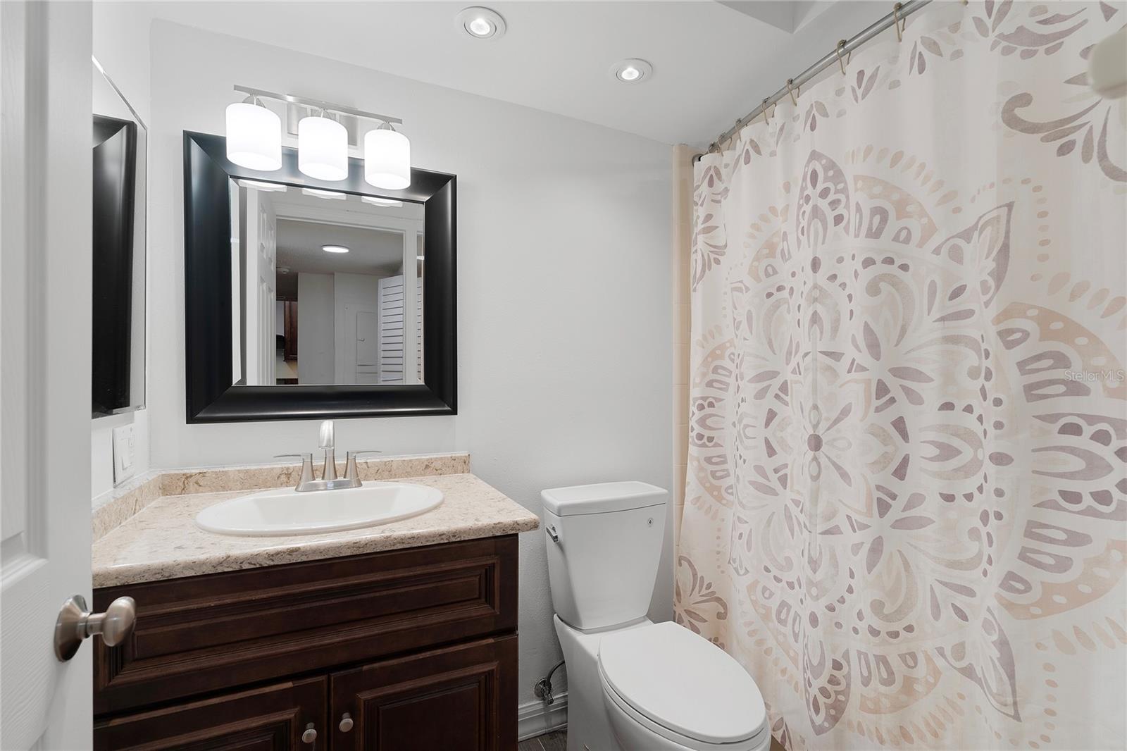 Listing photo id 20 for 2539 Gary Circle 603