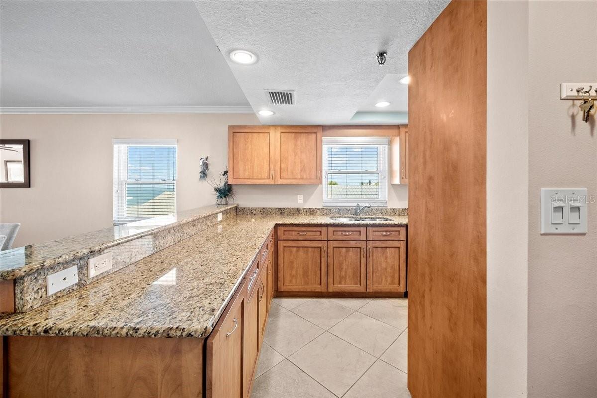 Image 6 of 45 For 14300 Gulf Boulevard 206