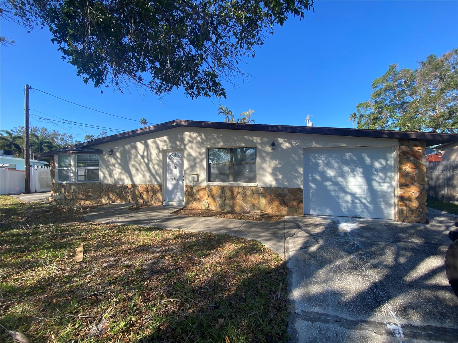 Listing Details for 4118 Carson Street Ne, Saint Petersburg, FL 33703