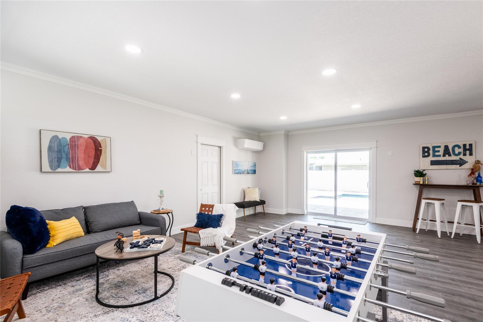 Listing photo id 47 for 83 Palm Boulevard