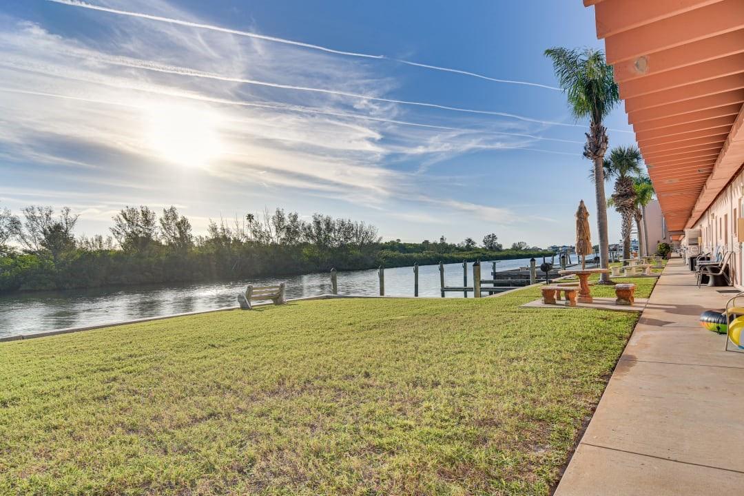 Image 11 of 20 For 18399 Gulf Boulevard 375