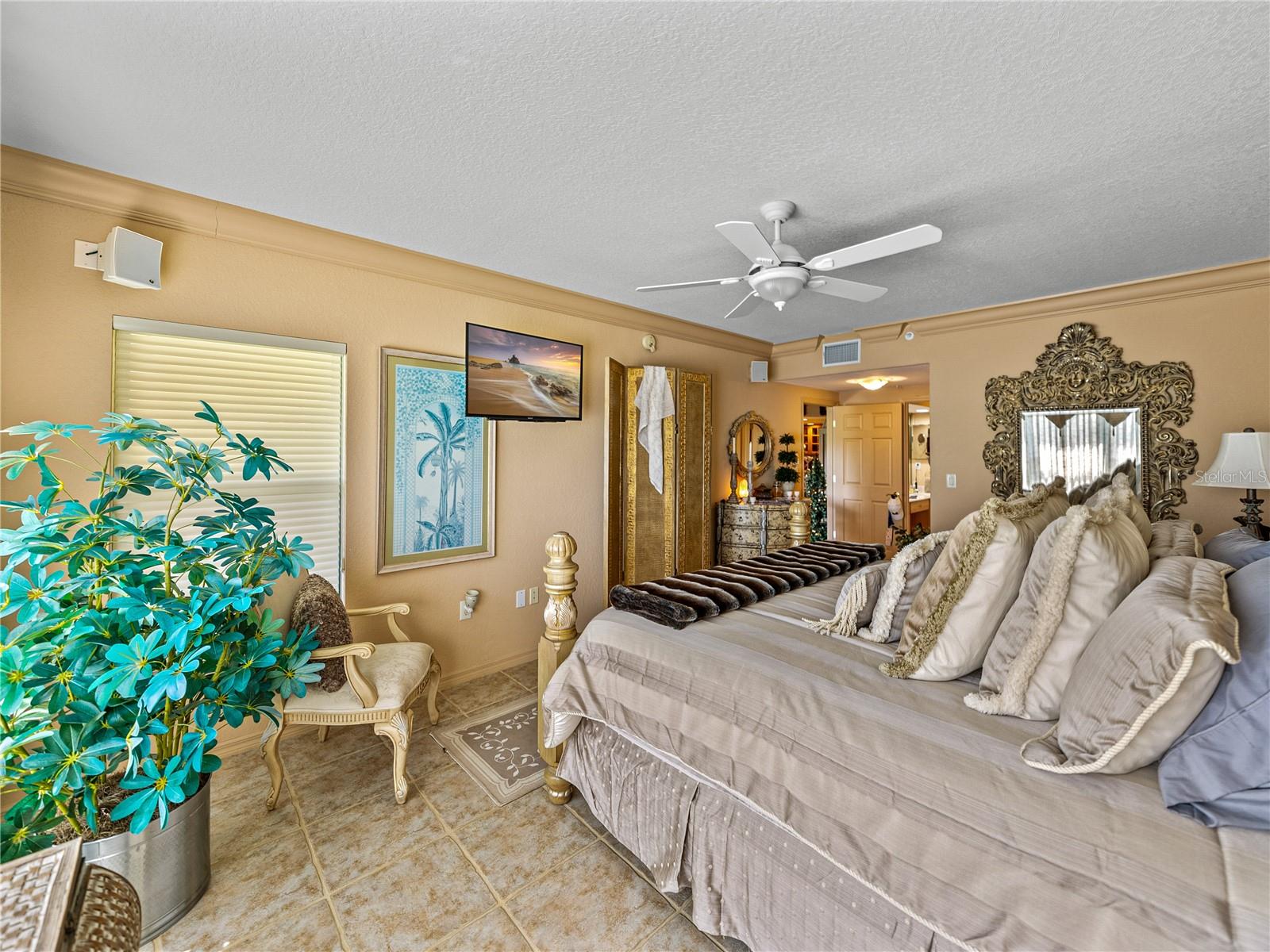 Image 42 of 100 For 1695 Pinellas Bayway S D1