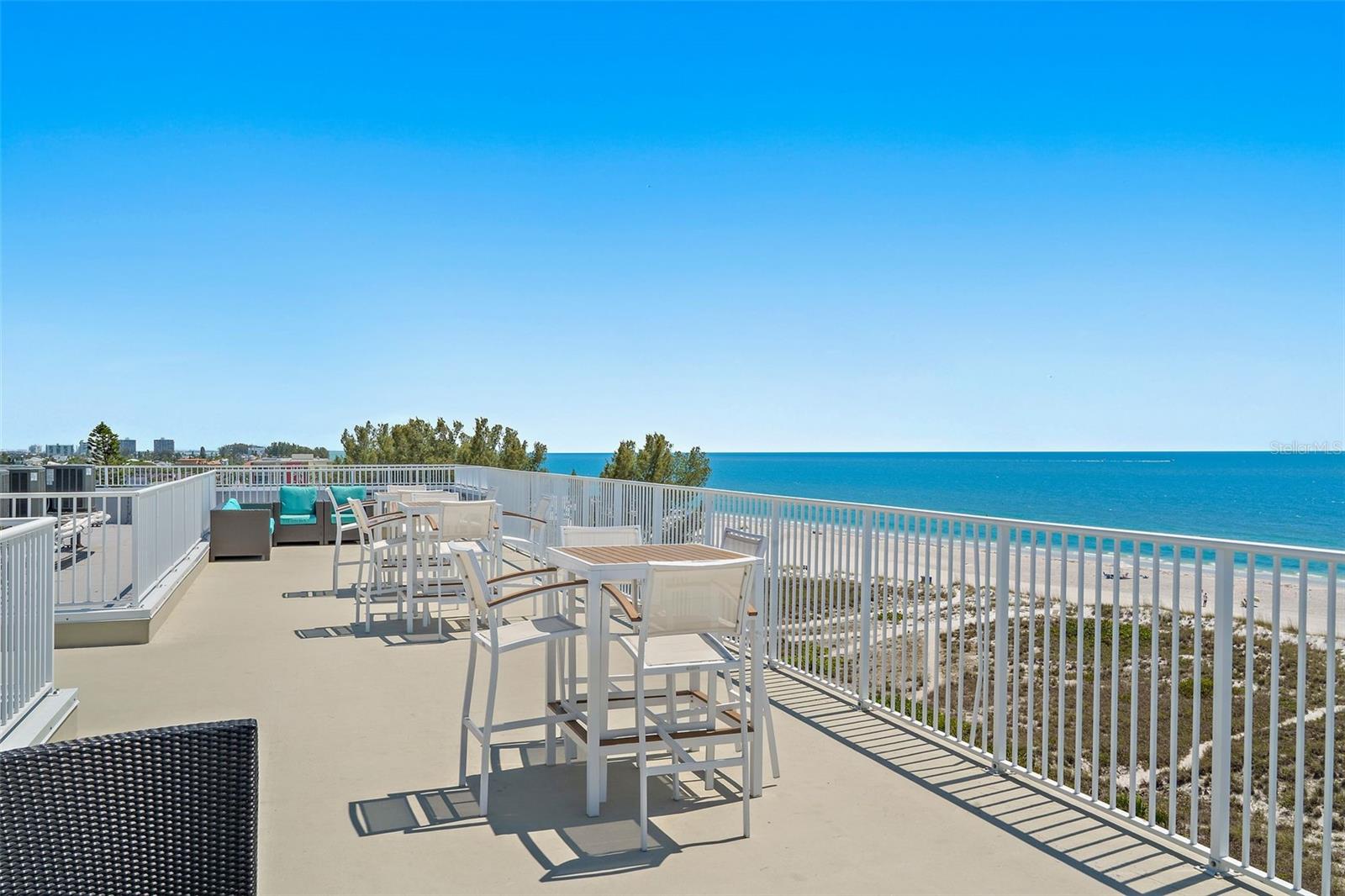 Image 42 of 63 For 10116 Gulf Boulevard 403w