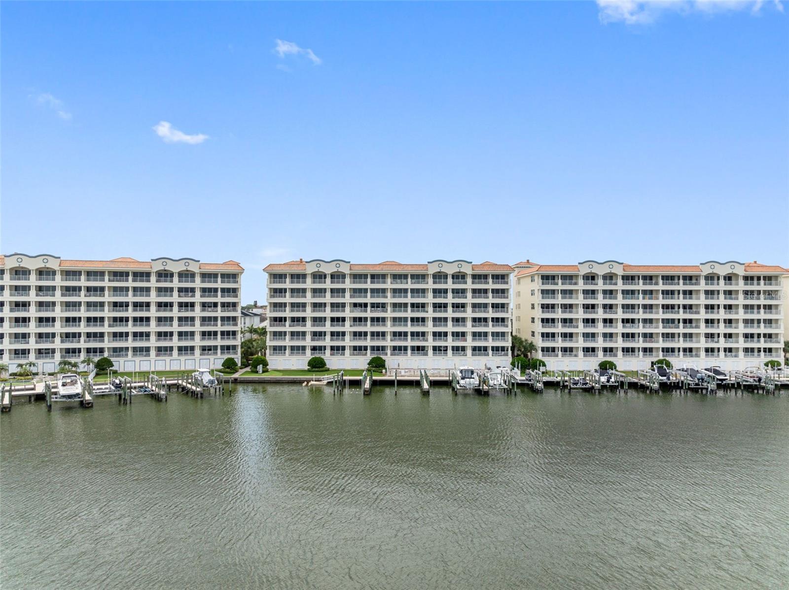 Listing photo id 9 for 17735 Gulf Boulevard 203