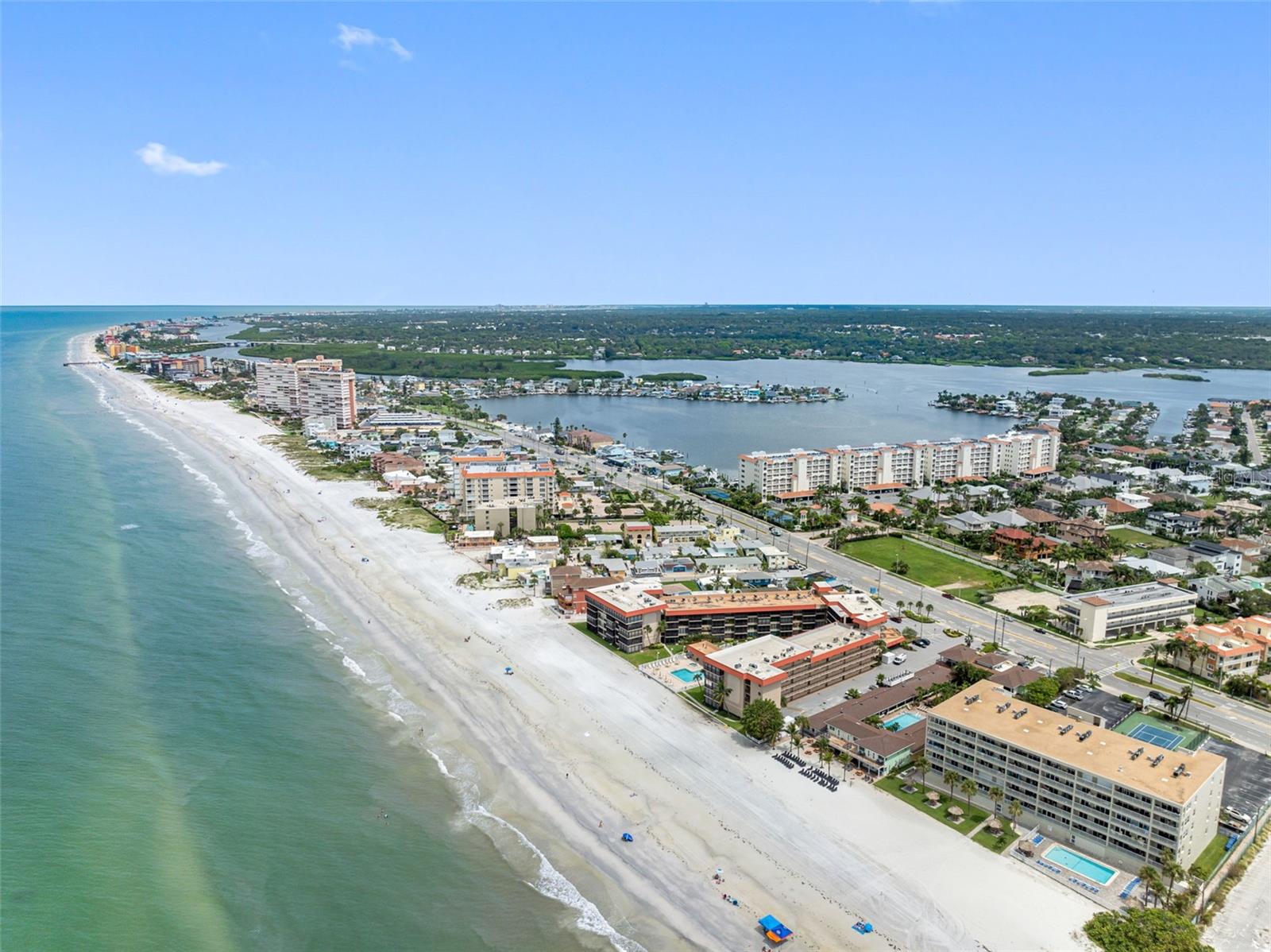 Listing photo id 56 for 17735 Gulf Boulevard 203