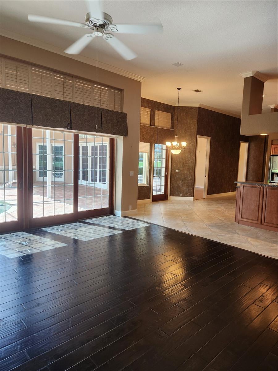 Listing photo id 28 for 4902 Turtle Creek Trail