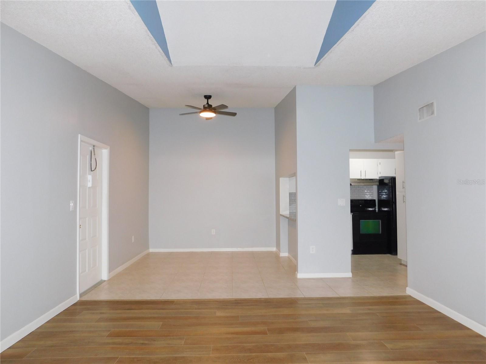 Listing photo id 6 for 1398 Shady Pine Way D3