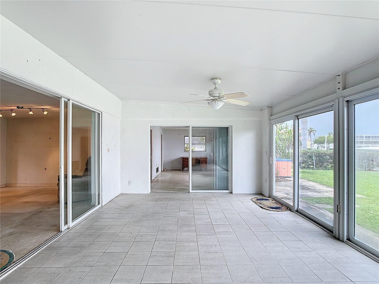 Image 9 of 98 For 186 Bath Club Boulevard N