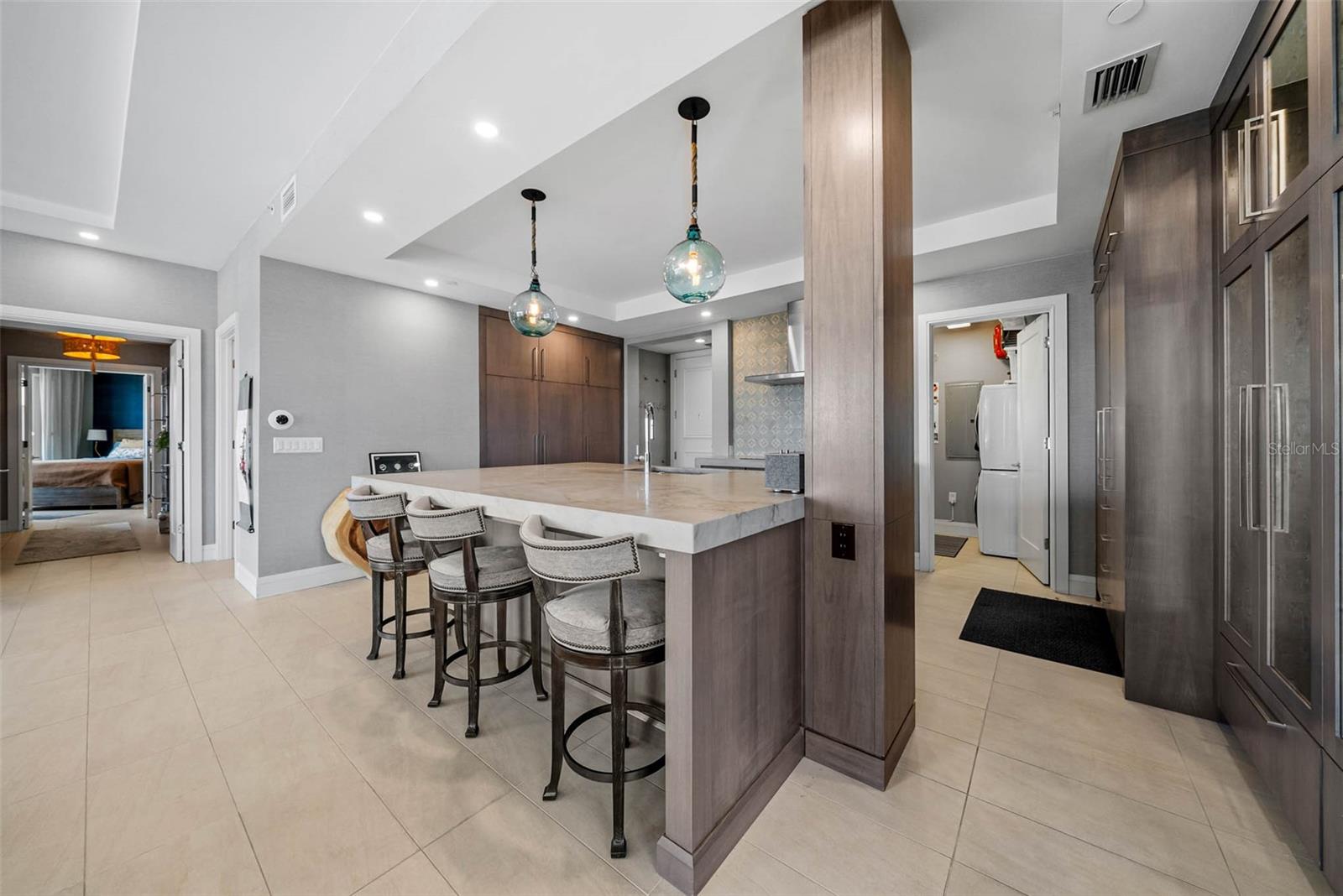 Listing photo id 2 for 1209 Cumberland Avenue 2204