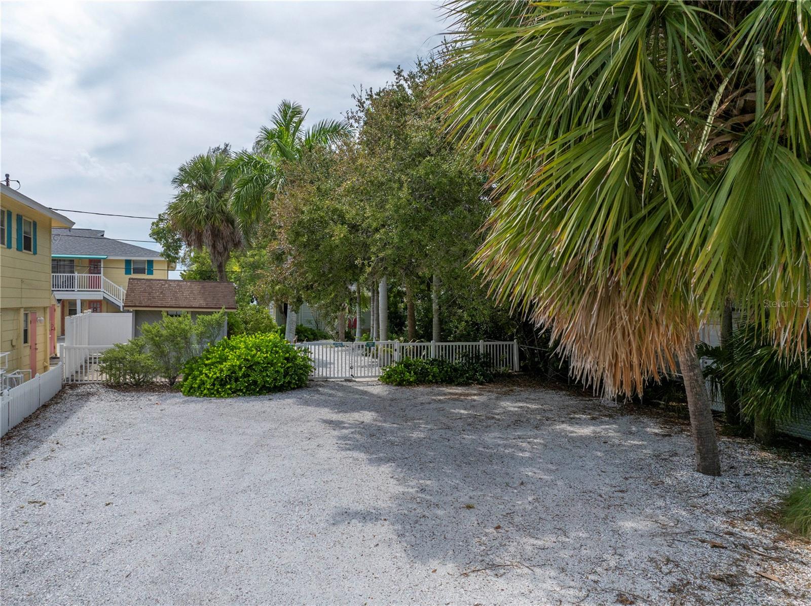 Image 11 of 97 For 516 Gulf Boulevard