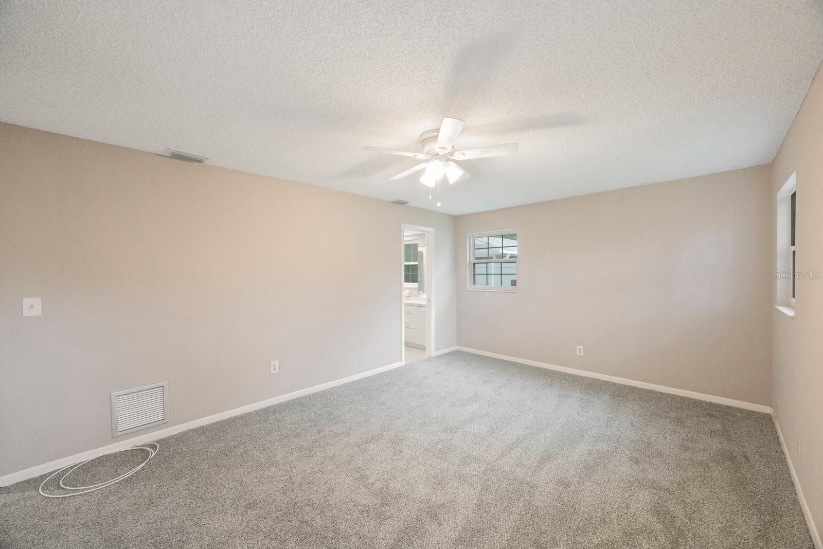 Listing photo id 25 for 8887 124th Way