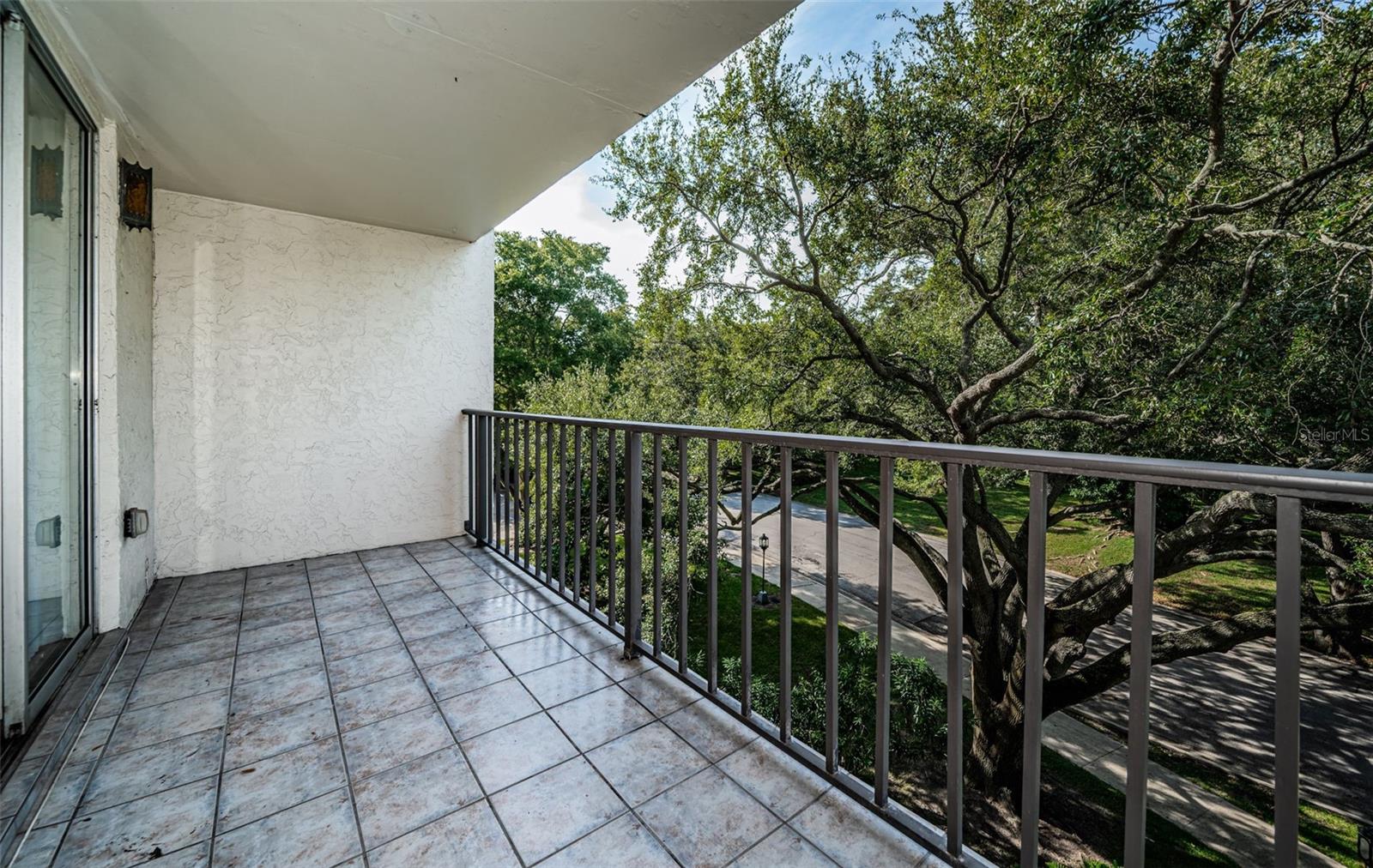 Image 29 of 49 For 2699 Seville Boulevard 408