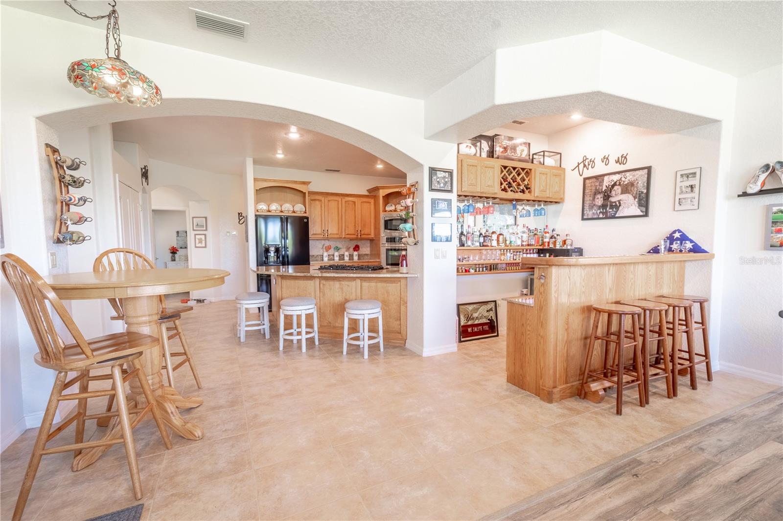 Listing photo id 9 for 10177 Sunburst Court