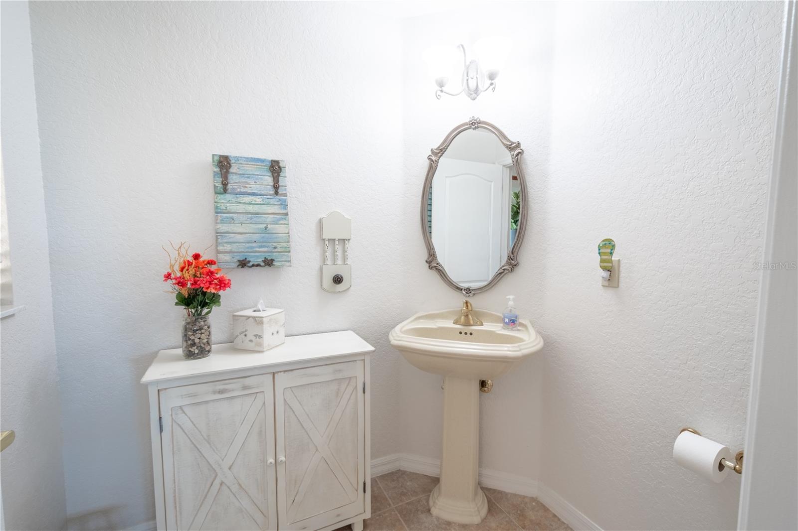 Listing photo id 15 for 10177 Sunburst Court