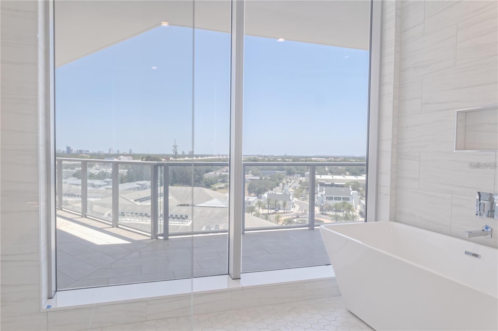 Listing photo id 13 for 5120 Marina Way 9906