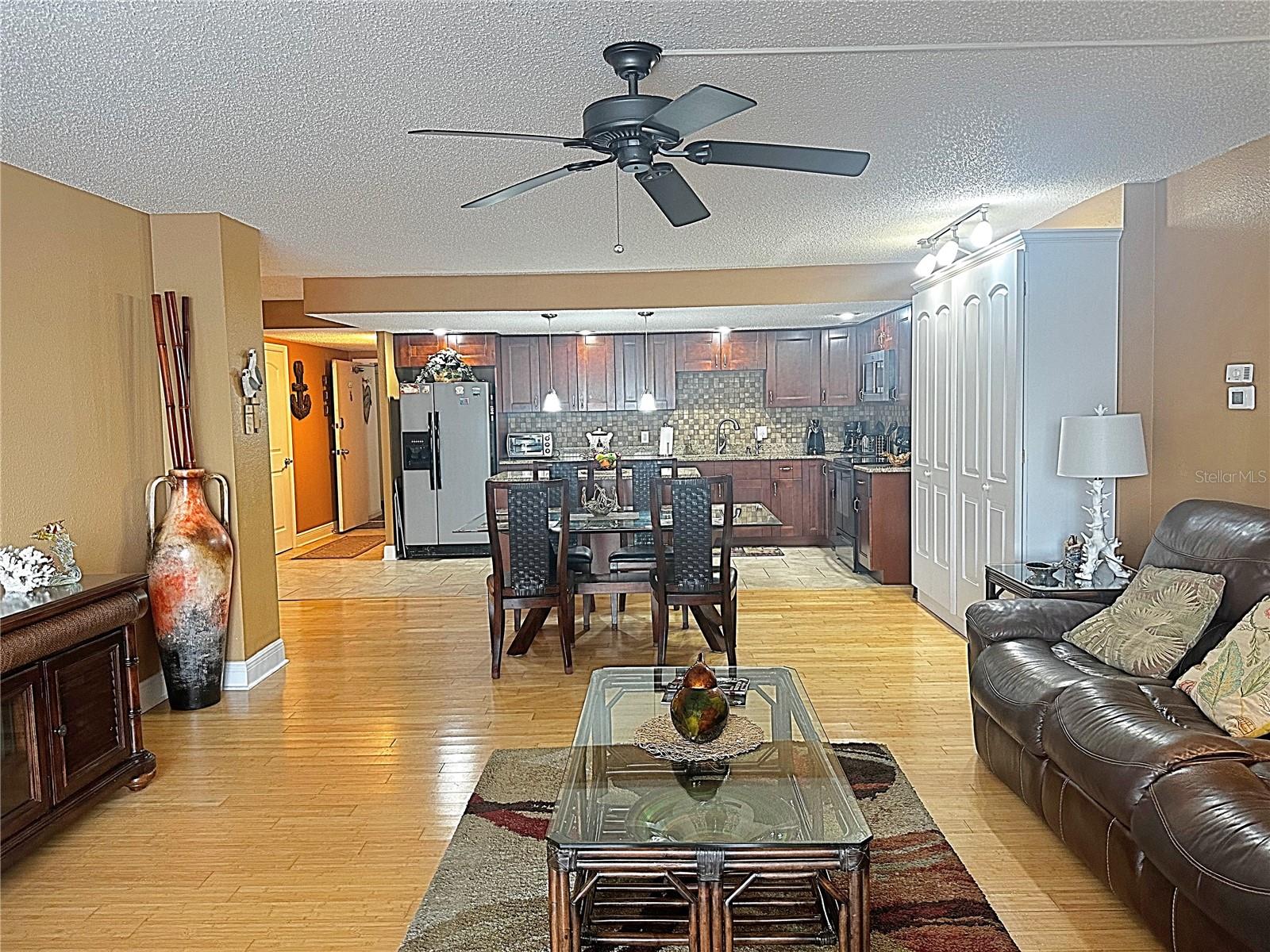 Image 10 of 44 For 800 Gulfview Boulevard 201