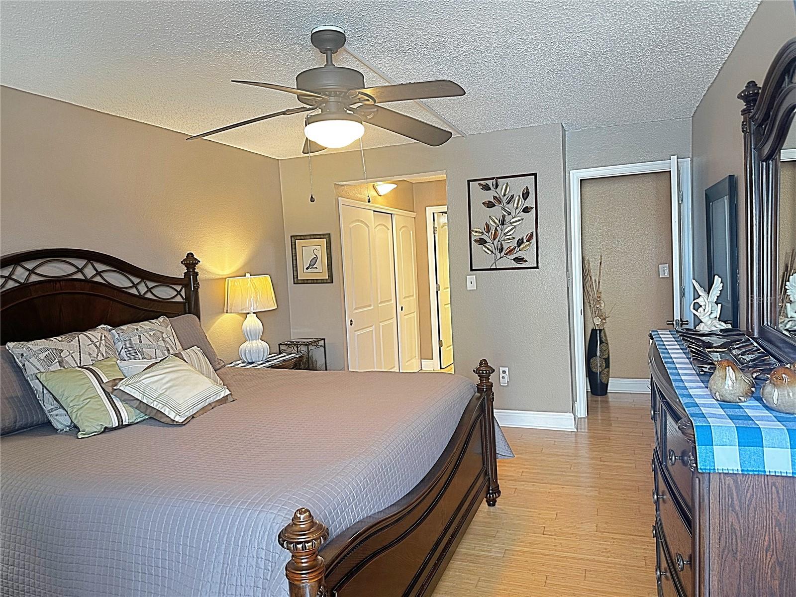 Image 14 of 44 For 800 Gulfview Boulevard 201