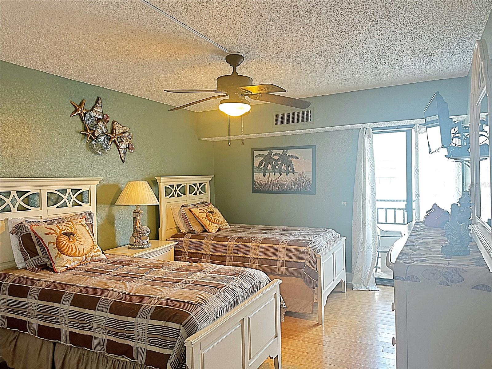 Image 24 of 44 For 800 Gulfview Boulevard 201