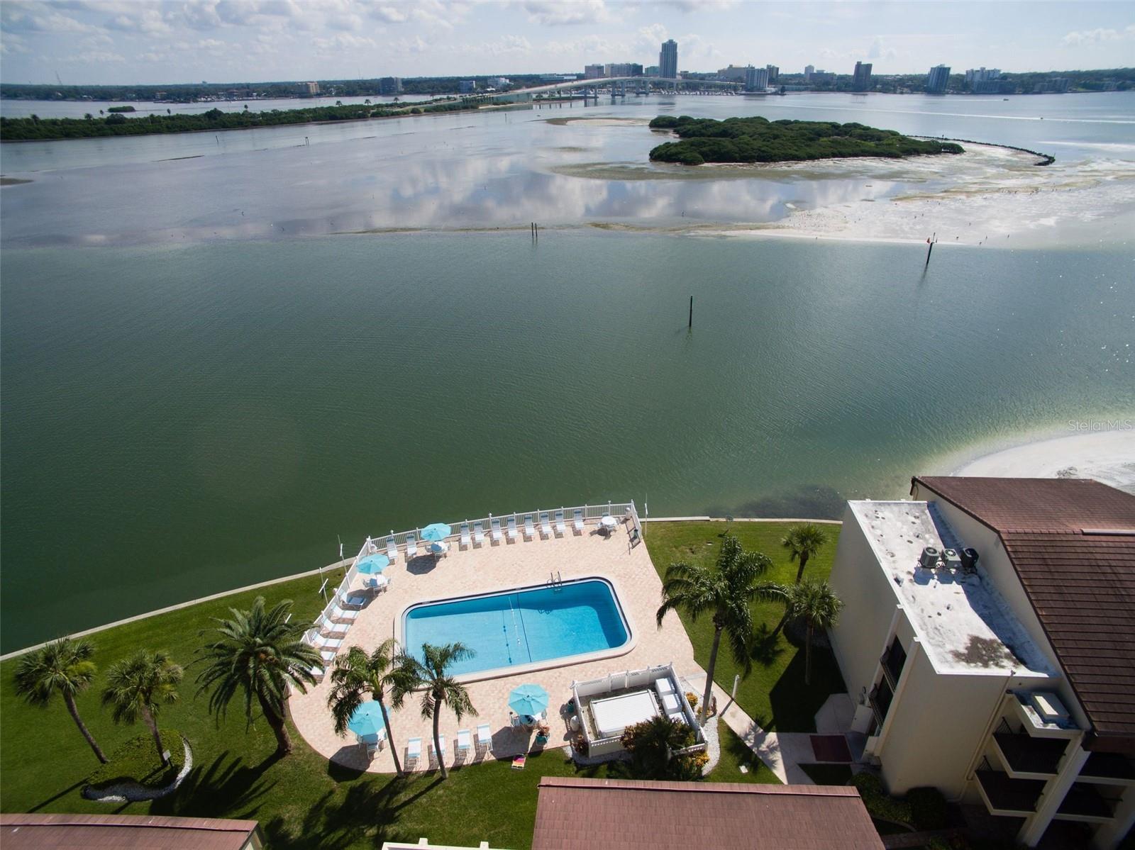 Image 31 of 44 For 800 Gulfview Boulevard 201